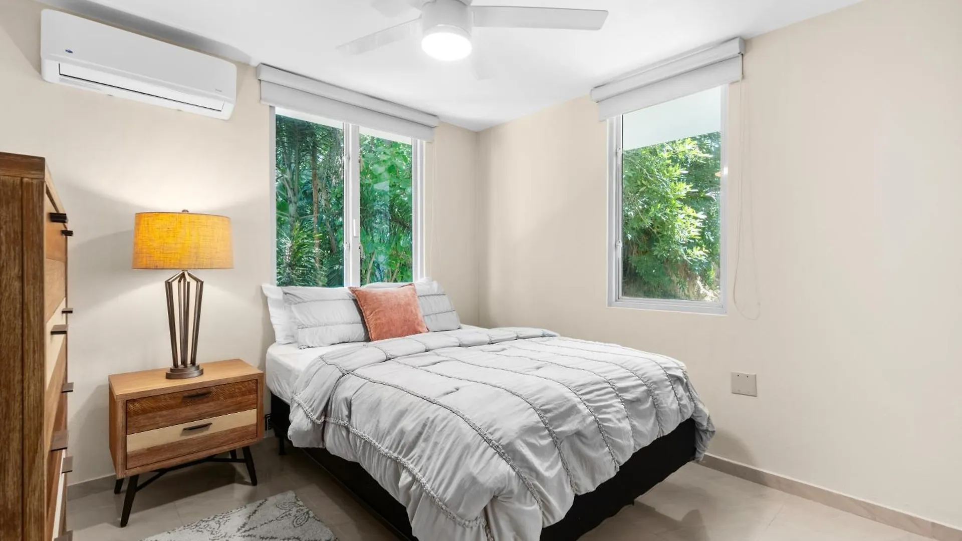 Villa At Palmas With Jacuzzi, Rooftop, Generator 24-7 Humacao Puerto Rico