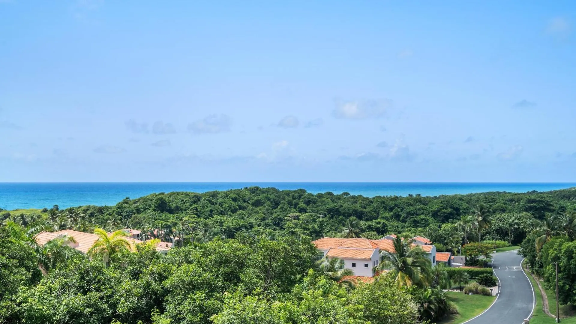 Villa At Palmas With Jacuzzi, Rooftop, Generator 24-7 Humacao
