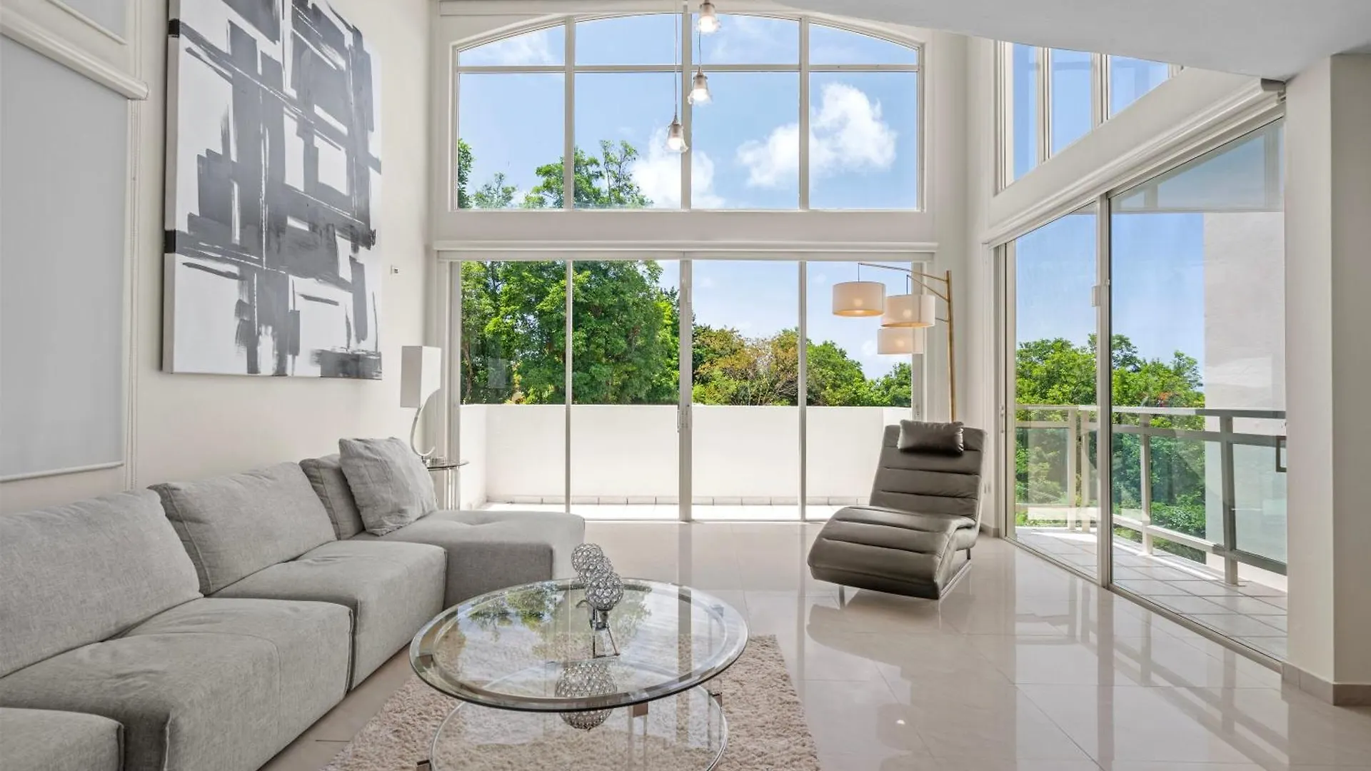 Villa At Palmas With Jacuzzi, Rooftop, Generator 24-7 Humacao